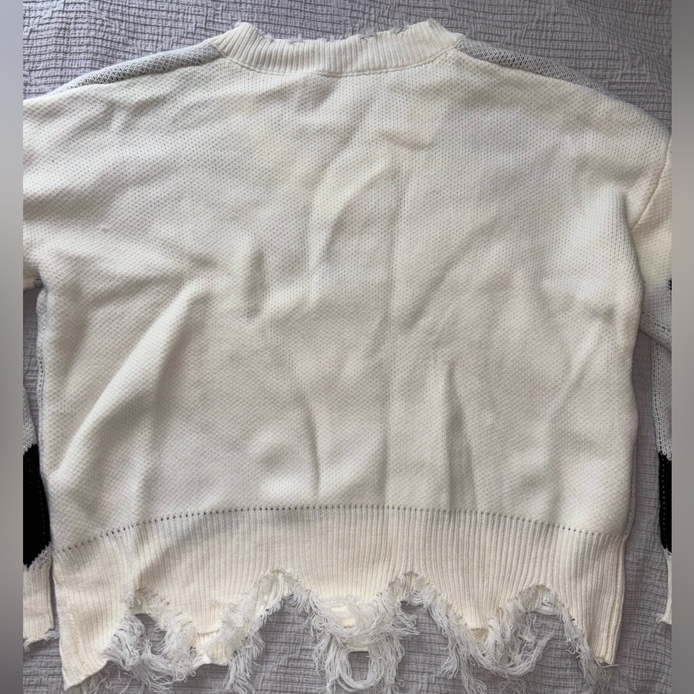 Distressed Heart Sweater - Picture 8 of 12